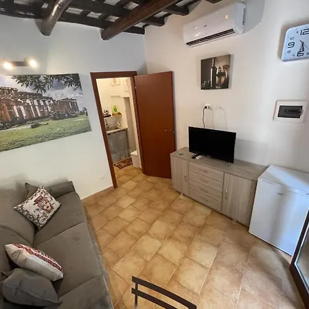 Via Abele Damiani Couette-café 3*