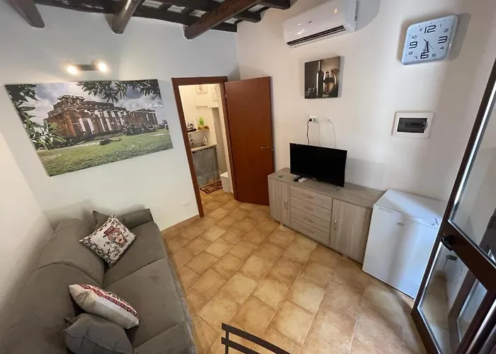 Via Abele Damiani Bed & Breakfast 3*